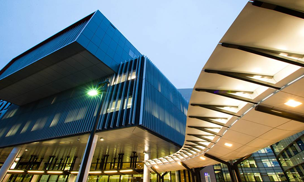 Aurecon project, the Gold Coast University Hospital wins an Australian Engineering Exellence Award.