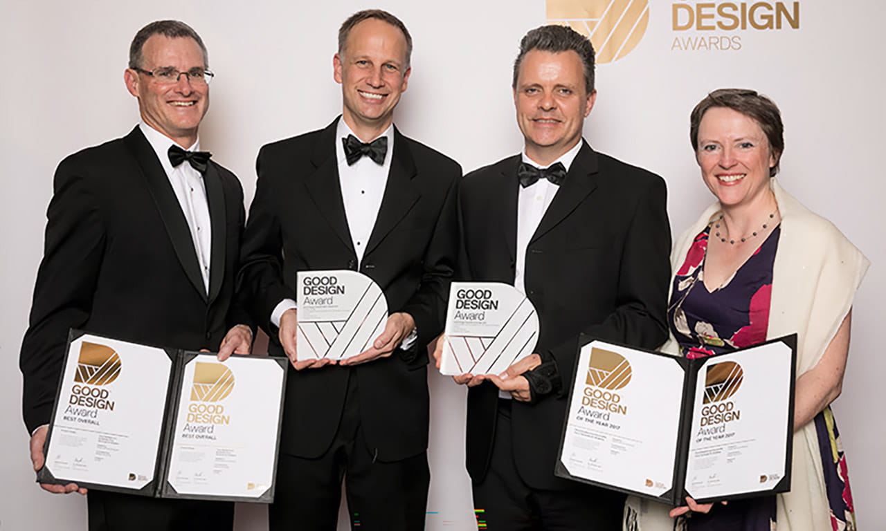 Aurecon’s team receives Good Design Australia ‘Award of the Year’ 2017. Image courtesy Good Design Australia.