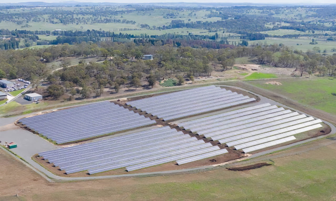 Aurecon project, the University of New England’s solar farm is built on university grounds adjacent to the Armidale campus in north-eastern New South Wales.