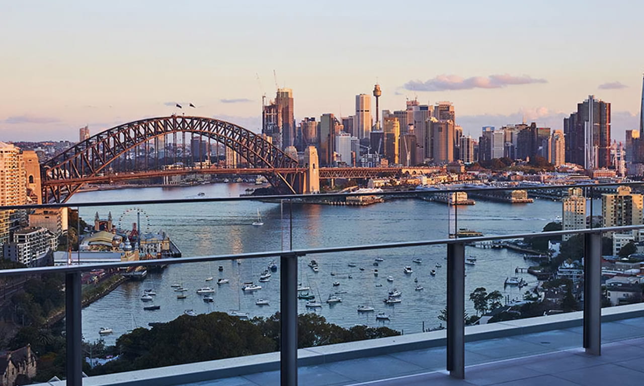 Aurecon’s new building has city and Harbour views, offers quality office accommodation, with large floor plans allowing for greater efficiencies in the fit-out.