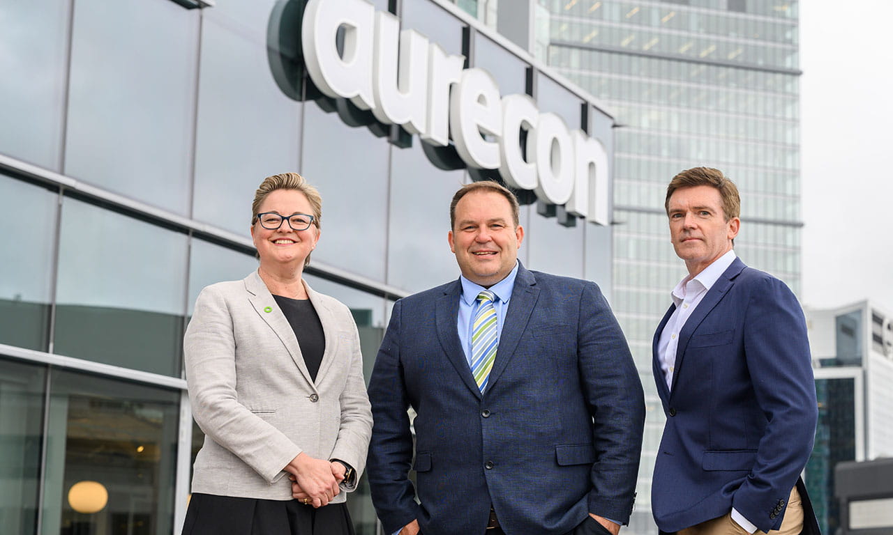 L-R: JJ (Justine) Jarvinen, Aurecon Managing Principal, Sustainability and Climate Change; Raphael Wood, MAG Managing Director; Paul Gleeson, Aurecon Group Director – Sustainability and Managing Director, Energy.