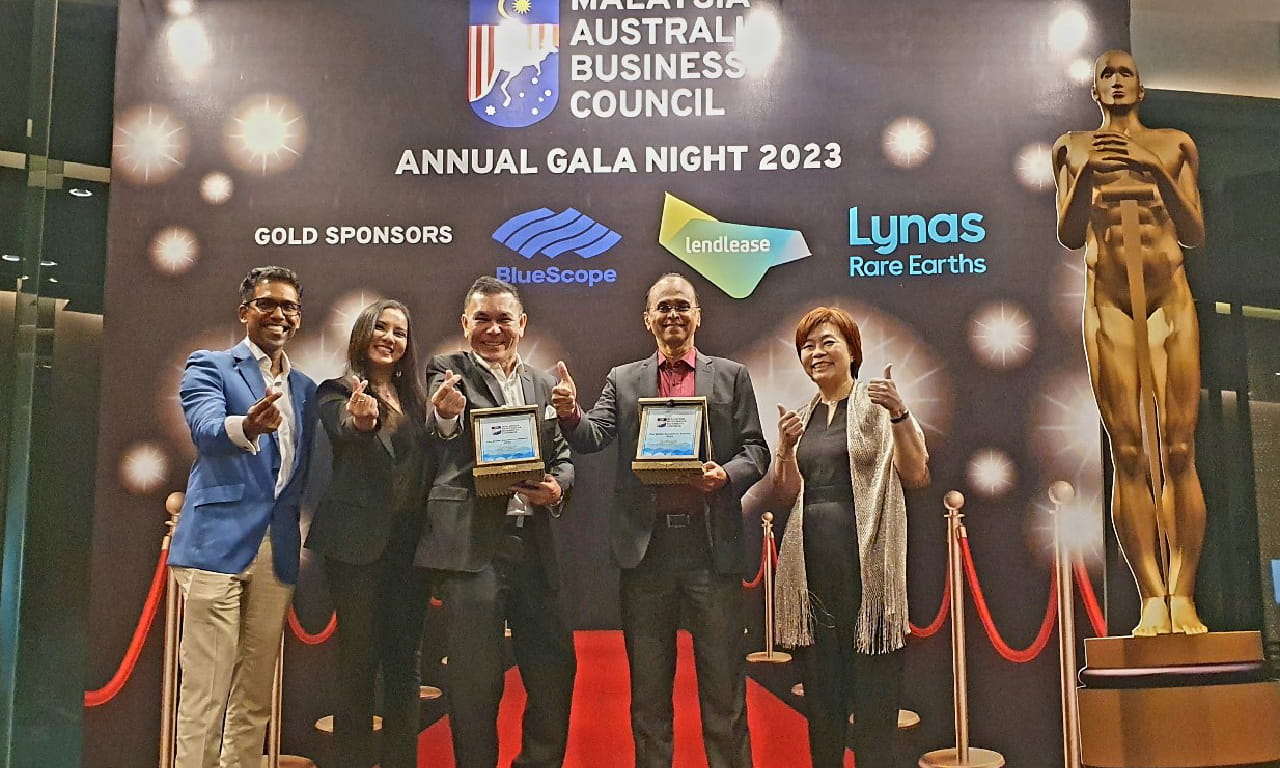 L-R: Narendran Naidu (Practice Leader M&E, Malaysia), Vivien Gnananantham (Brand, Marketing & Communications Advisor, Southeast Asia), Feisal Noor (Managing Director, Aurecon Malaysia), Dr G Balamurugan (Market Director, Environment & Sustainability – Asia) and Chin Foong Ling (Director of Sustainability, Malaysia & Southeast Asia)