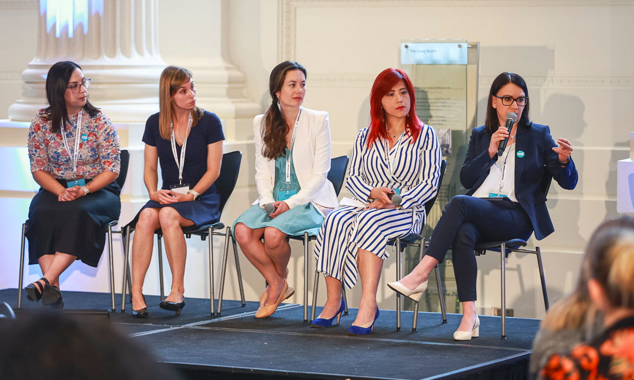 Aurecon Rebecca De Cicco, Founder and Global Chair of WIB, presents at the Women in BIM Conference in 2023.