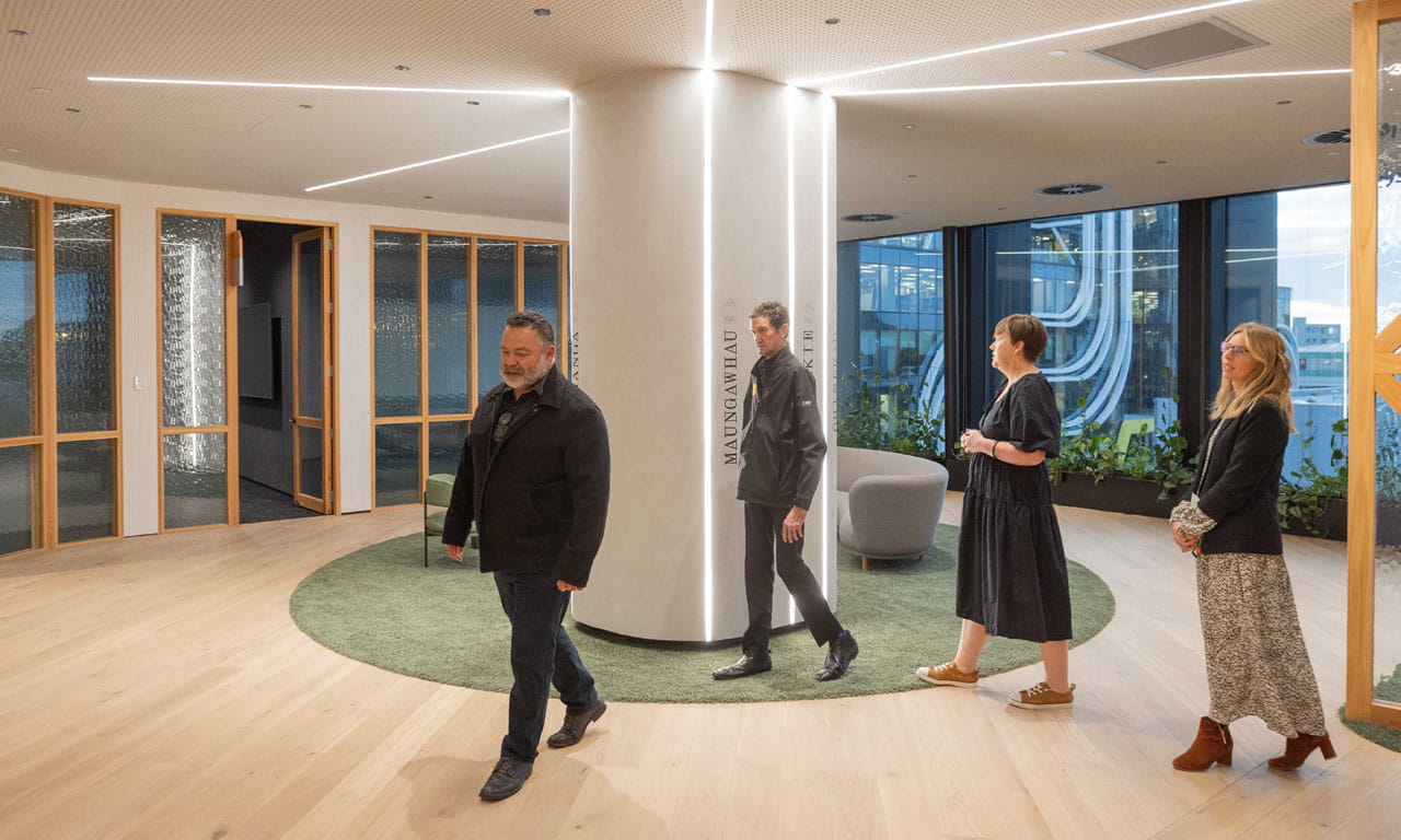 Mana Whenua Ngāti Whātua Ōrakei, who conducted the Mihi Whakatau, led invited Aurecon guests and staff through Te Tihi’s two floors, blessing the new space.