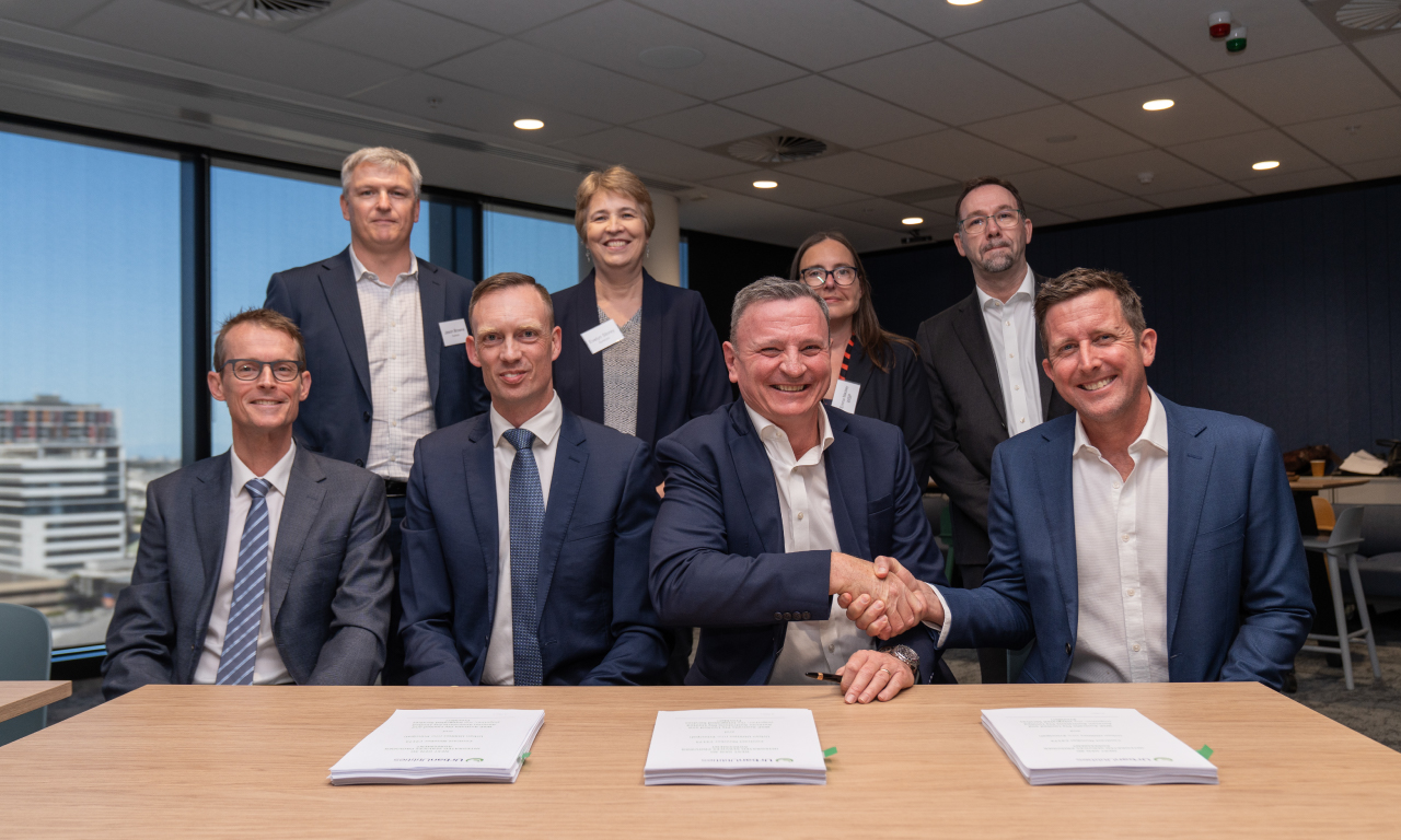 Bottom row L-R: Dean Toomey (WSP), Joe Otter (Urban Utilities), Paul Arnold (Urban Utilities), Todd Battley (Aurecon). Top row L-R: Jason Browne (Aurecon), Evelyn Storey (Aurecon), Emma Makey (WSP), Charlie Jewkes (WSP).