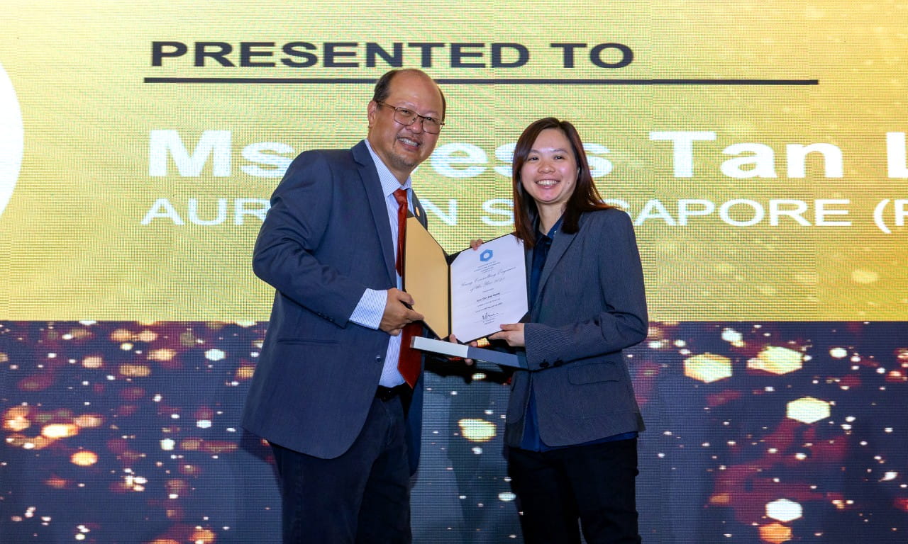 Aurecon's Jess Tan received the Young Consulting Engineer of the Year 2025 award from ACES Singapore.
