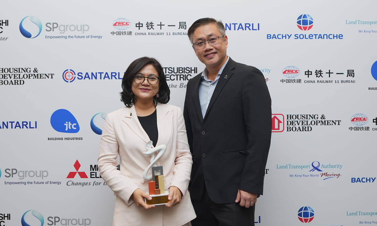 Khine Hnin Yi, Technical Director at Aurecon Singapore, with Marcus Tong, Executive Director, Geotechnical, Structures and Tunnel, Singapore, at the AWiCS Awards &amp; Gala Dinner 2025.