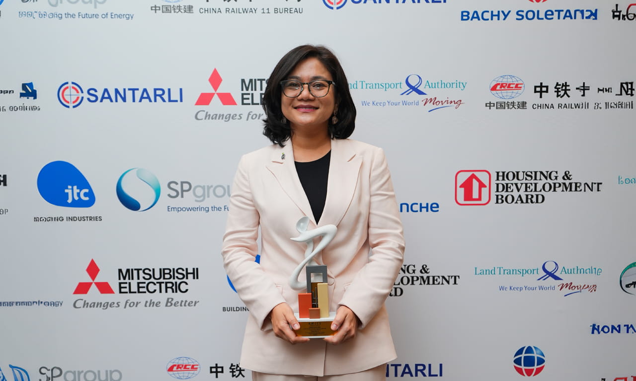 Khine Hnin Yi, Technical Director at Aurecon Singapore, won the AWiCS-ACES Woman Engineer of the Year 2025 for her achievements in underground engineering.