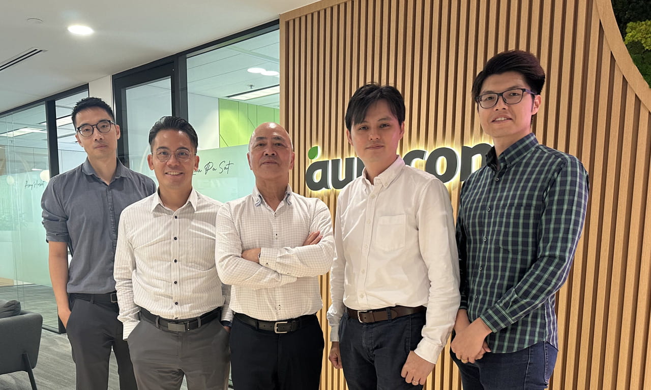 Aurecon Singapore’s K2 data centre team members. L-R:Jackie Tan (Senior Mechanical Engineer), David Wong (Industry Director, Infrastructure and Data Centres – Southeast Asia), Steven Lee (Director of Operations, Built Environment – Singapore), Kenny Koh (Associate, Buildings, Electrical), and Yi Meng Chia (Senior Mechanical Engineer).
