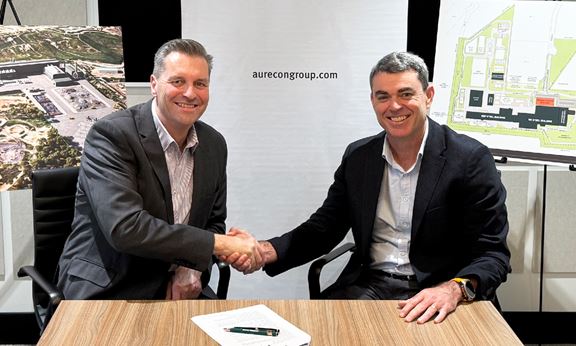 Pat Burke, Chief Operating Officer, Future Forgeworks and Michael Argent, Managing Director, Resources - Australia, Aurecon during the contract signing for Aurecon’s appointment as owner’s engineer for the Swanbank Steel Mill project.