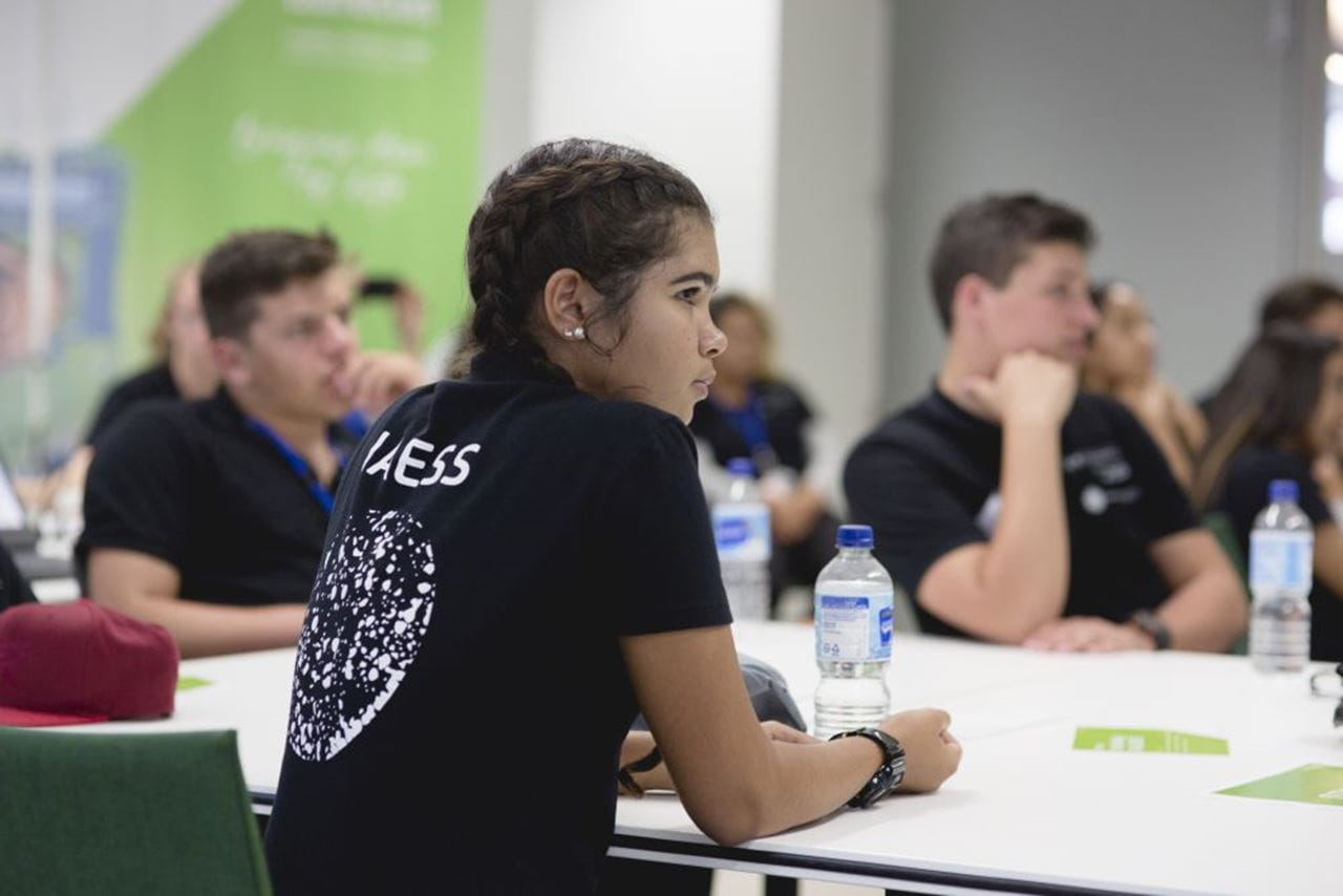 Students joined a team from Aurecon Perth to explore careers in engineering and design