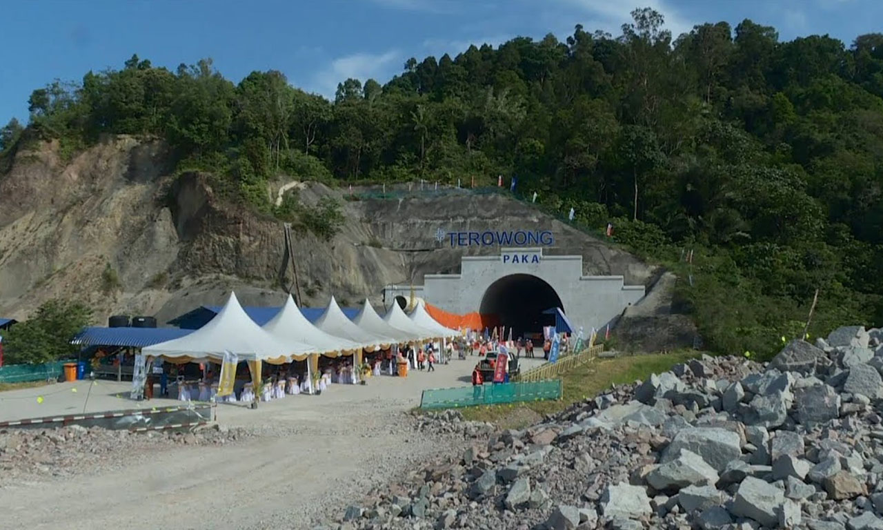 East Coast Rail Link project achieved its first tunnel breakthrough in Paka, Terengganu, Malaysia. ECRL is one of Aurecon’s recent environmental projects, helping optimise its alignment and design to conserve important wildlife habitats and landscapes on the east coast of Peninsular Malaysia.