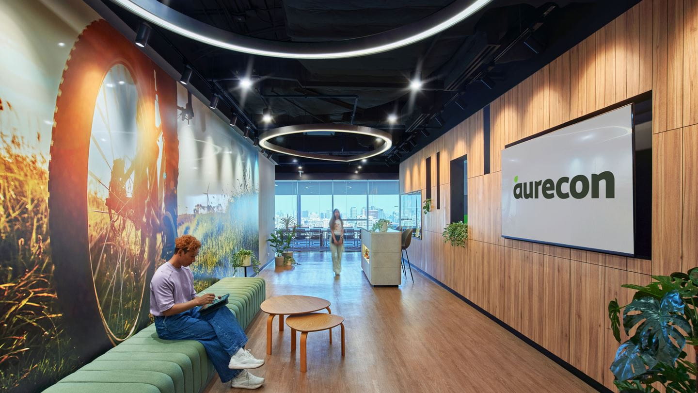 Aurecon Thailand's office in Bangkok is located at the heart of Ratchadaphisek Road which is known for its diversity, blending residential areas, commercial spaces, and entertainment hubs.