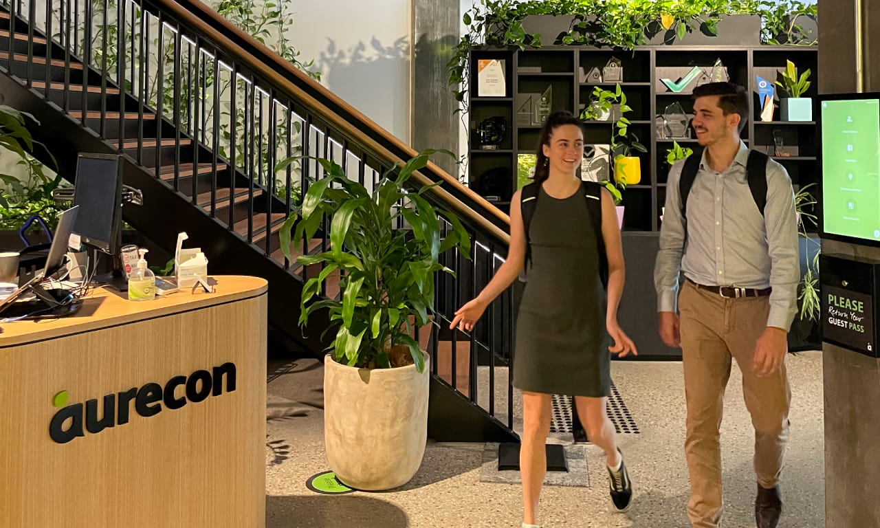 Hayden arriving at the Brisbane office with colleague after a short walk from the train station. 