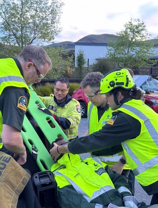  Stuart Hamilton has over 13 years' experience as a qualified Emergency Medical Technician, acting as a first responder following accidents and emergencies.