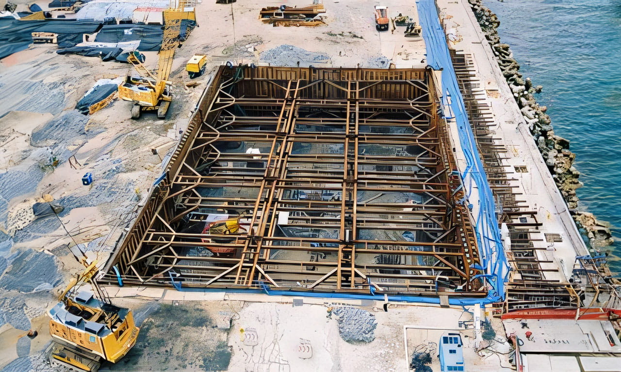 Figure 1. Temporary Cofferdam for Construction of the East Tower Pilecap for Stonecutters Bridge.