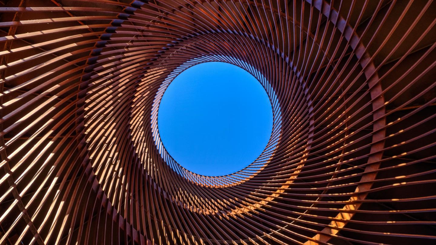 The circular economy promotes synergies between decarbonisation and circular economy for sustainability and economic prosperity.