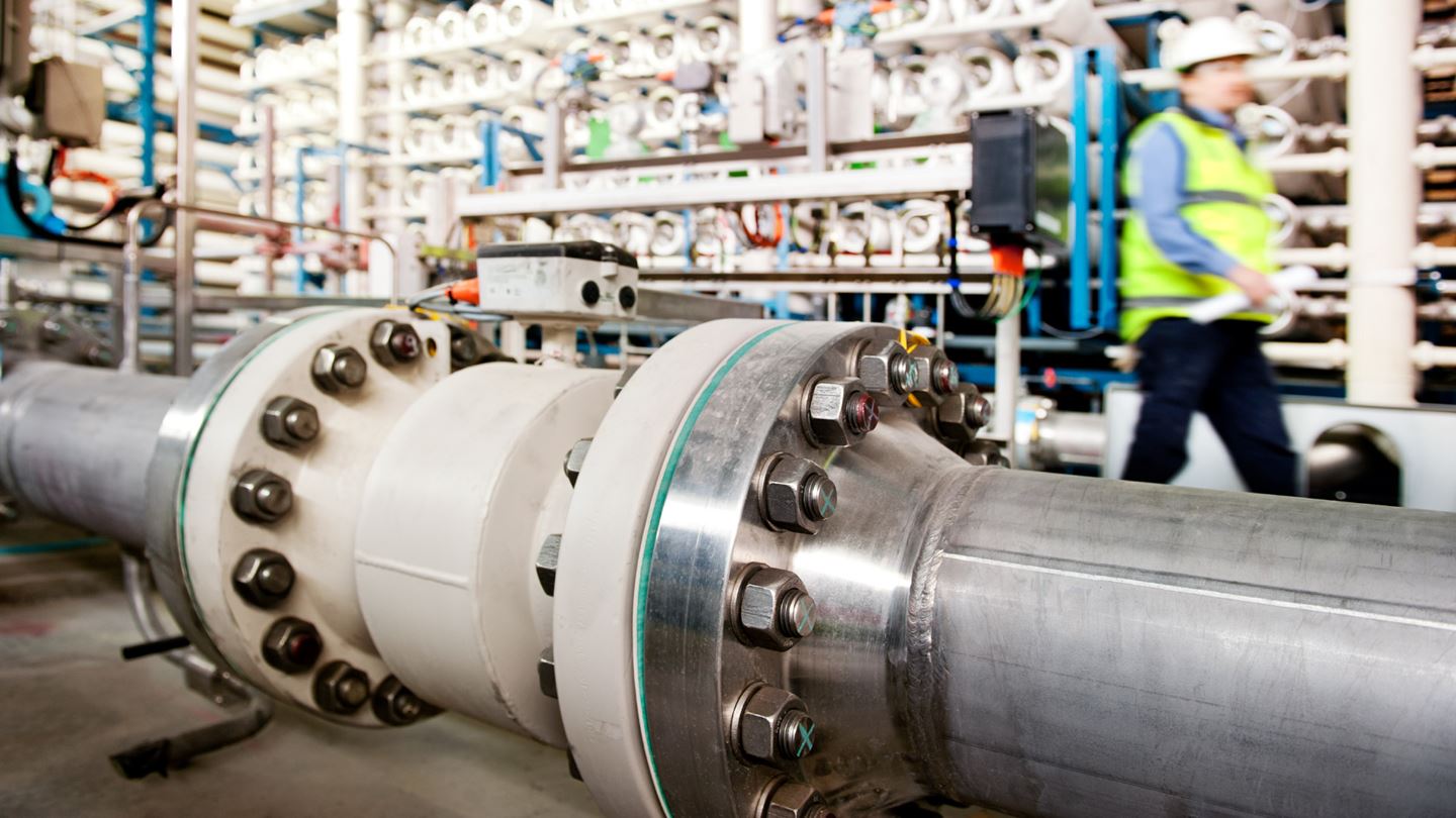 Aurecon provides planning, design, construction and operation of the Adelaide Desalination Plant.