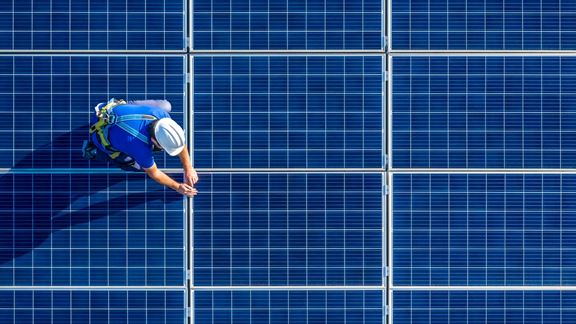 Aurecon is proud to be playing a significant role in developing a solar farm in University of Queensland.