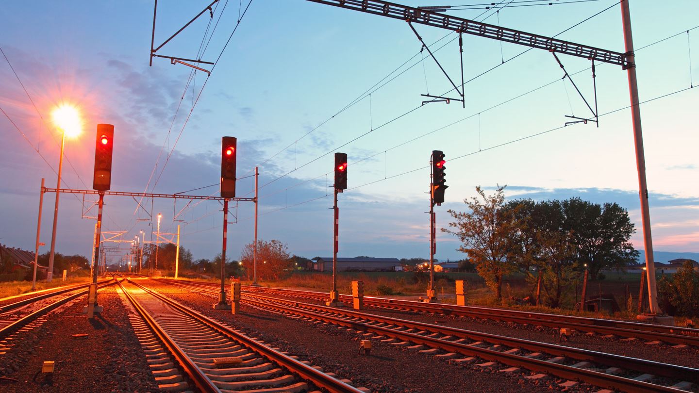 The benefit of 3D visualisation tool could be the use by the railway operator in train driver training.