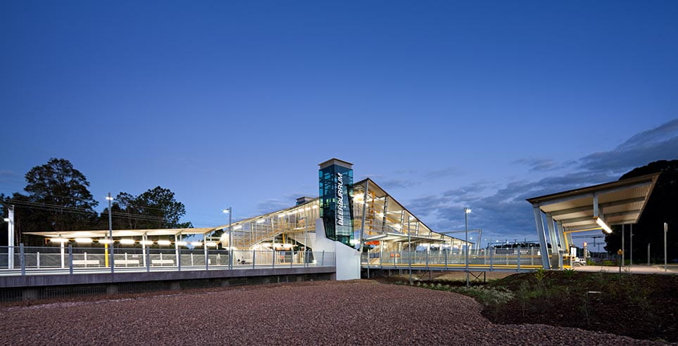 Australia's TrackStar Alliance has been awarded a US$15-million contract to build transit rail infrastructure for Queensland Rail.