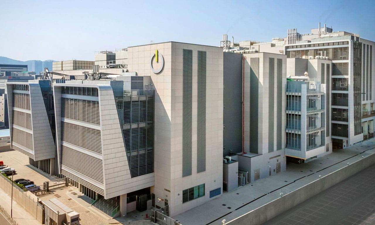 The construction of Global Switch’s first data centre in Hong Kong is an important resource for local and international customers in financial services. Image courtesy of Global Switch.