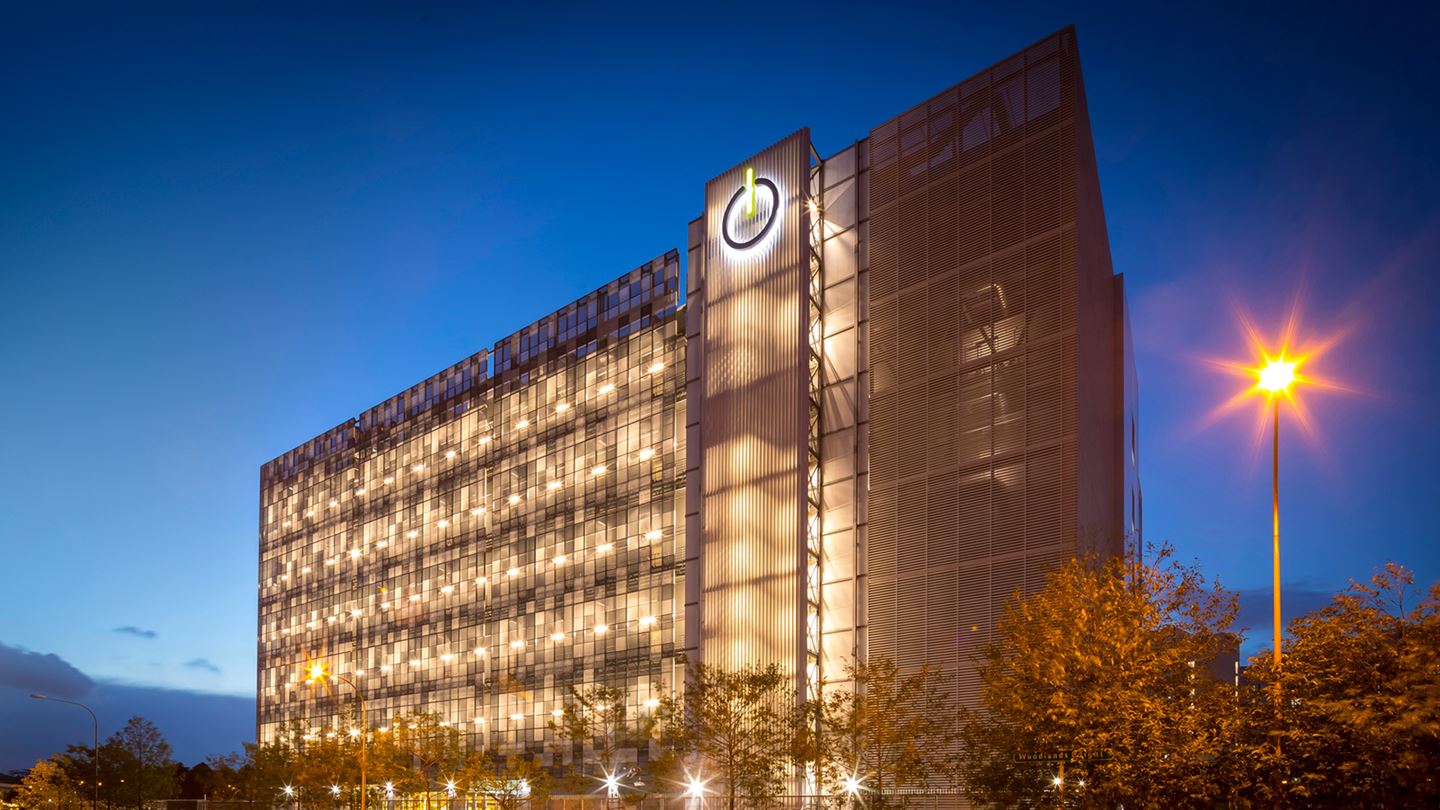 Global Switch Singapore Woodlands is the first project in Singapore to use prefabricated mechanical, electrical and plumbing (MEP) modular techniques on a large scale.