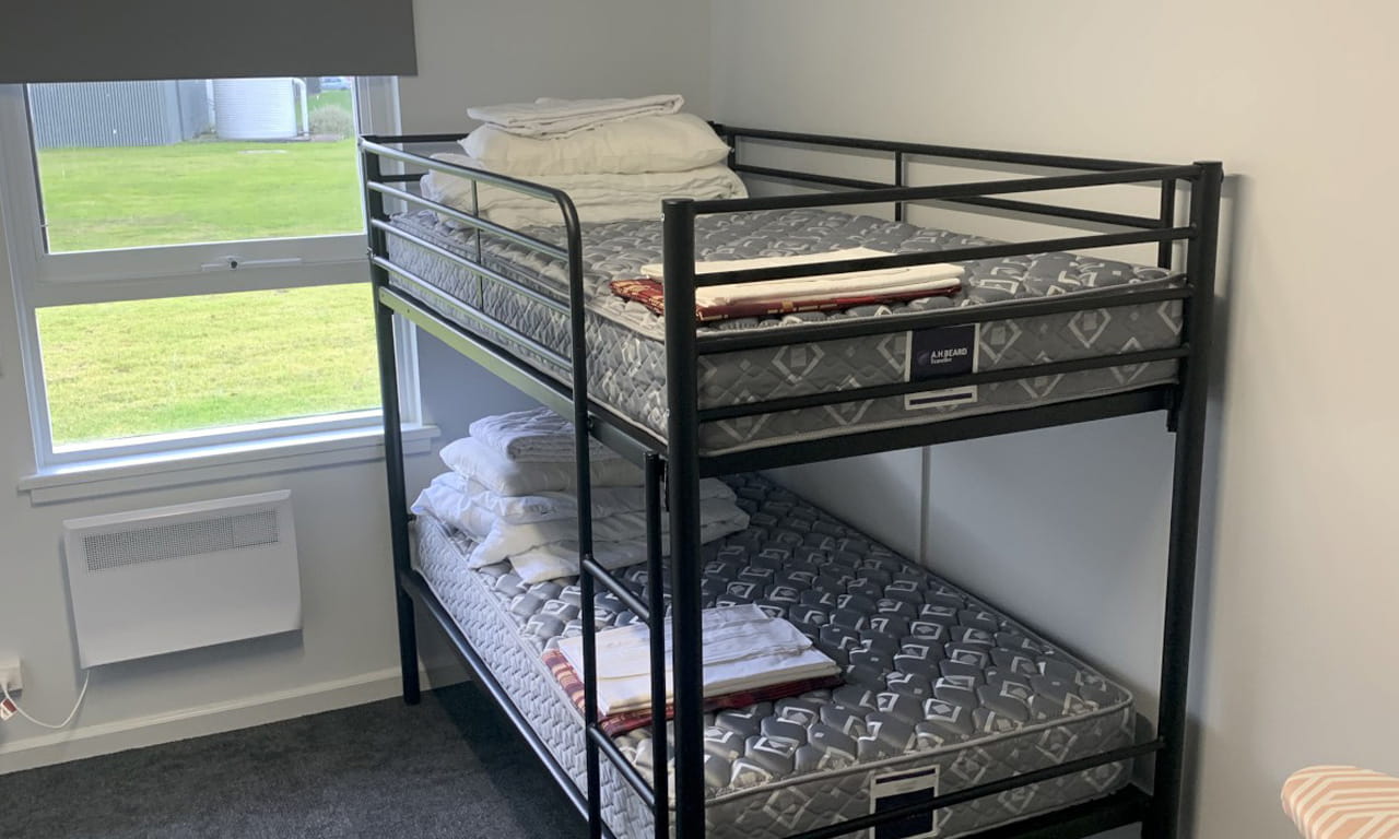 Aurecon developed a room prototype for each room’s interior design to be identical for approval by Defence.