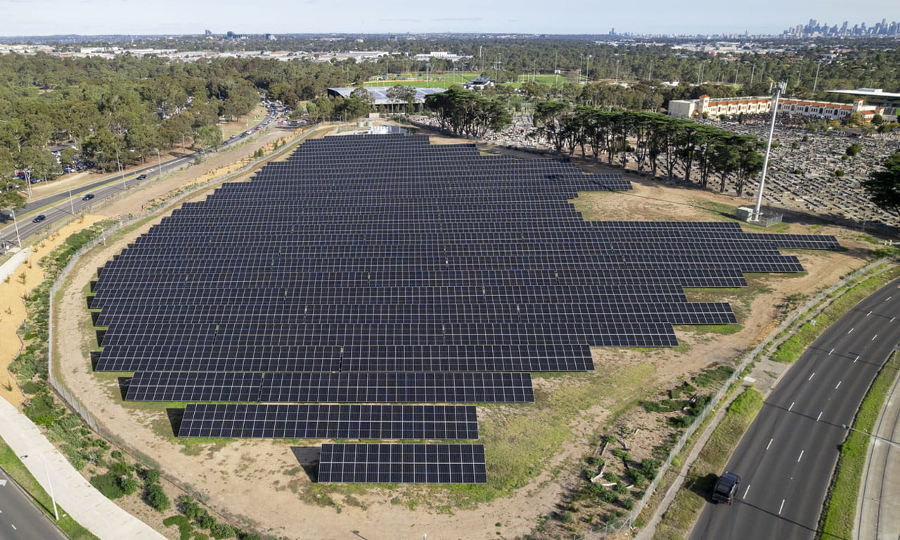 The solar farm features over 4,300 panels, generating energy equivalent to 600 residential systems and achieving complete self-sufficiency during peak summer generation.
