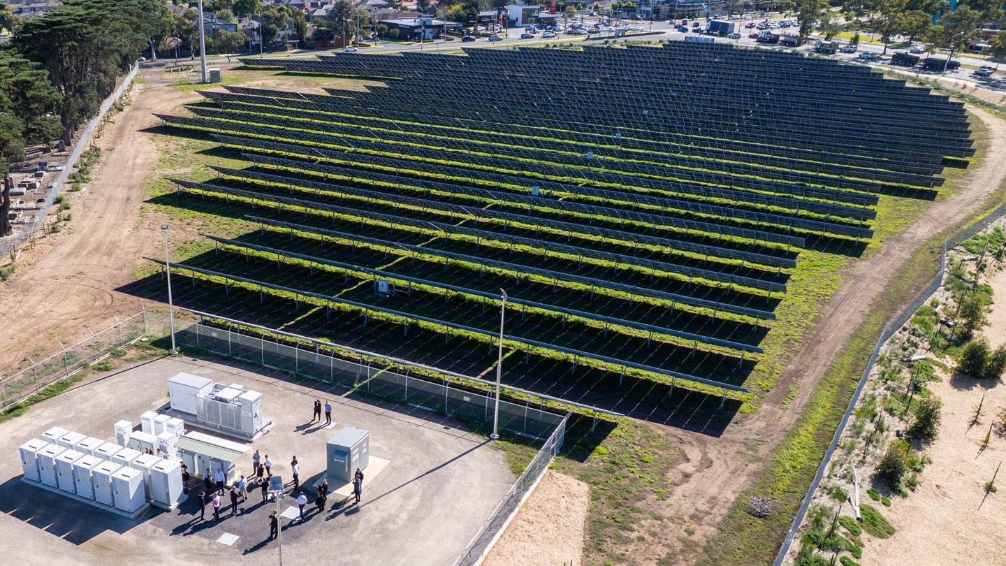 The solar farm and battery energy storage system sets two Australian firsts on the Bundoora campus in Melbourne.