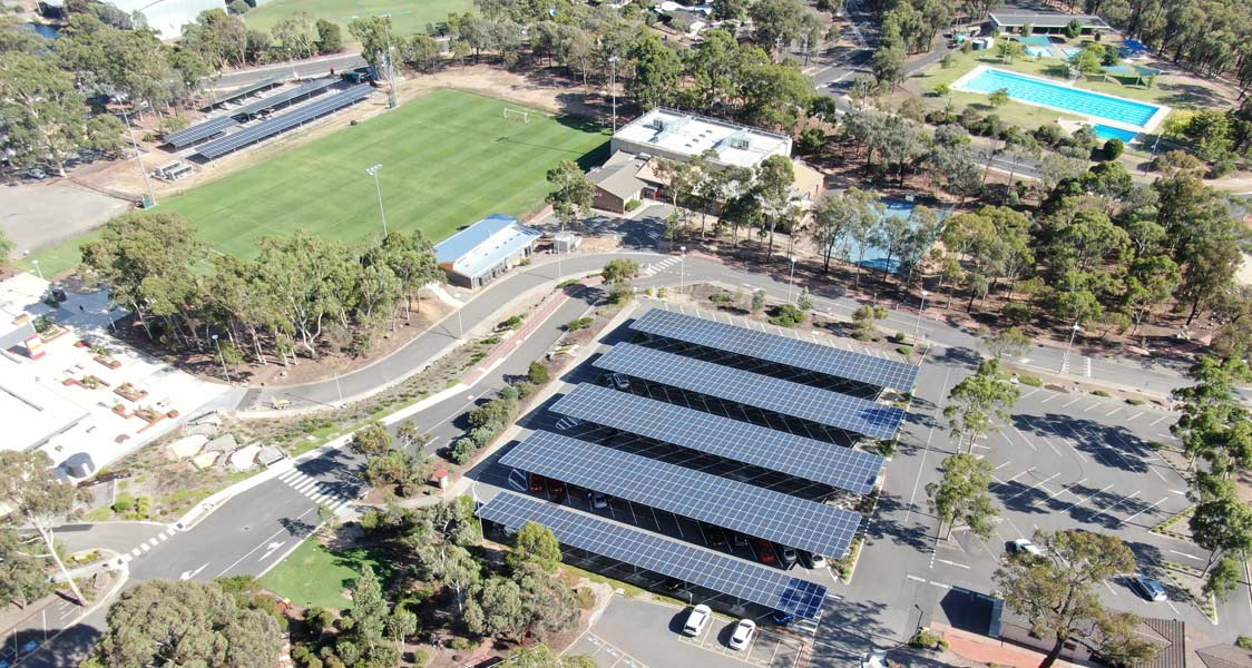 Aurecon engaged with the La Trobe University with program management to reach its carbon neutral goals with technical analysis and advice.
