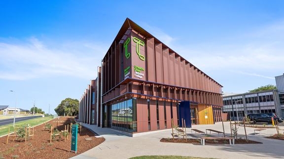 Limestone Coast Technical College showcases Aurecon’s leadership in integrating sustainable materials, accelerating design and delivering adaptable spaces that meet industry and community needs.