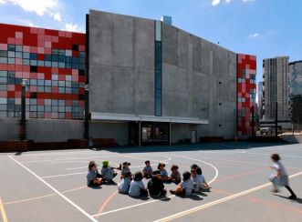Spaces and facilities have been created for the community to share, fully embedding the school in neighbourhood life. Image courtesy of VSBA.