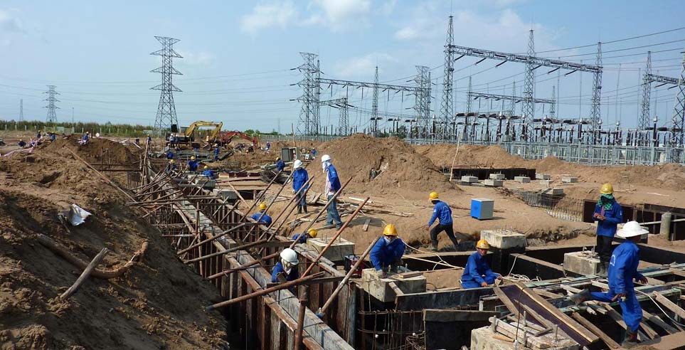 Construction workers on the Nhon Trach 2 Power Plant.