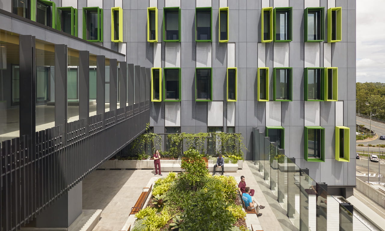 Aurecon's dedicated team ensures to deliver improved hospital facilities by coordinating between designers and trade contractors across the project programme.