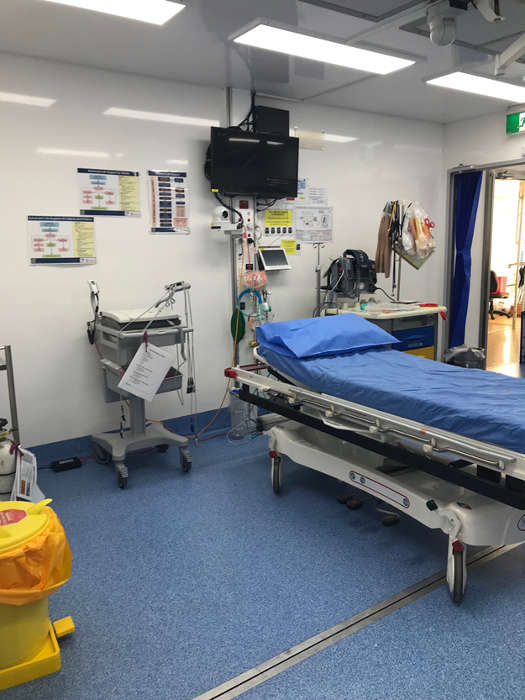 Longreach Hospital's temporary emergency room. Aurecon understood the sensitivity involved in undertaking construction works in a live hospital environment, and the need for operational continuity as the single greatest risk to the success of this project. 