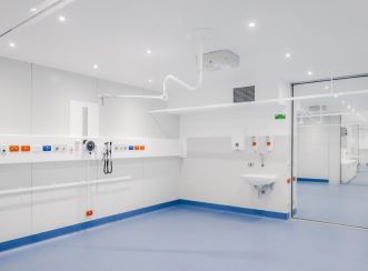 The fit-out is a fully equipped facility with six resuscitation bays where patients can be ventilated and stabilised prior to transfer to an in-patient or intensive care unit.