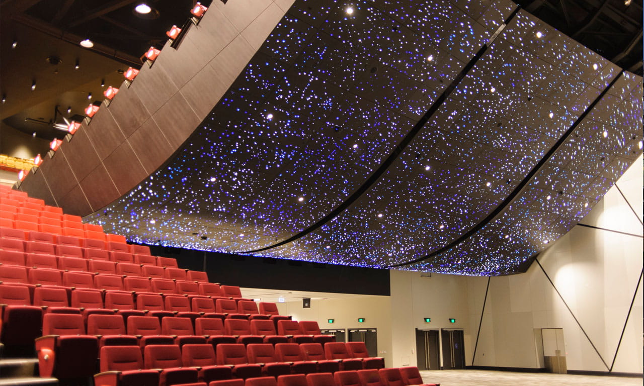 The seating tiers in plenary hall can be lifted to transform the space into a column-free dining room floor within minutes. Image courtesy of Adelaide Convention Centre.