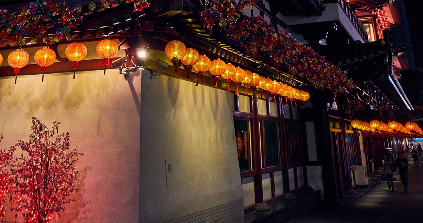 Aurecon proposed a new lighting system for all the public interior and exterior areas to illumate the iconic Buddha Tooth Relic Temple.