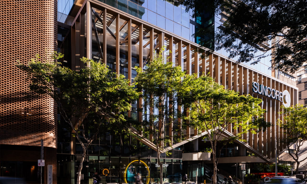 The building combines Queensland’s authenticity with global thinking to create a world-class commercial building.