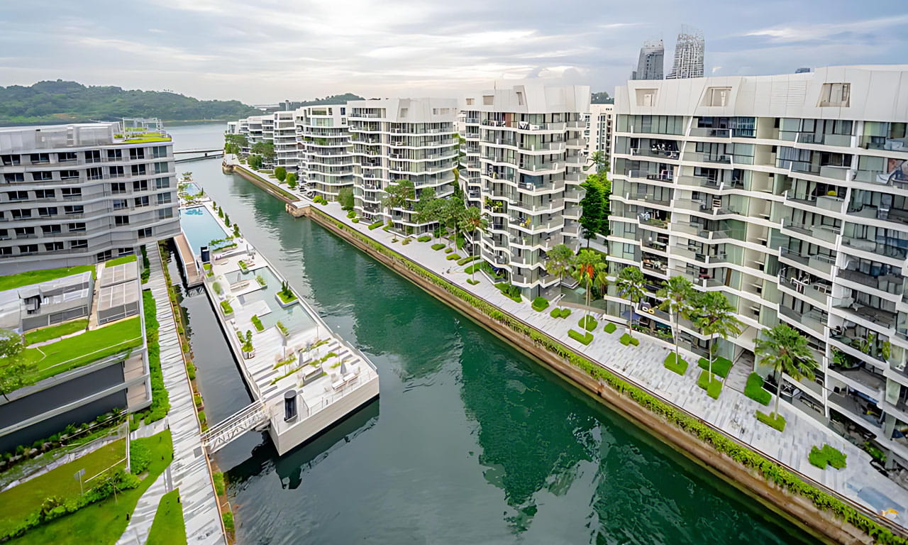 The residents get close to the rich marine life at their doorstep and enjoy views of Singapore’s coastal inhabitants in their natural habitat.
