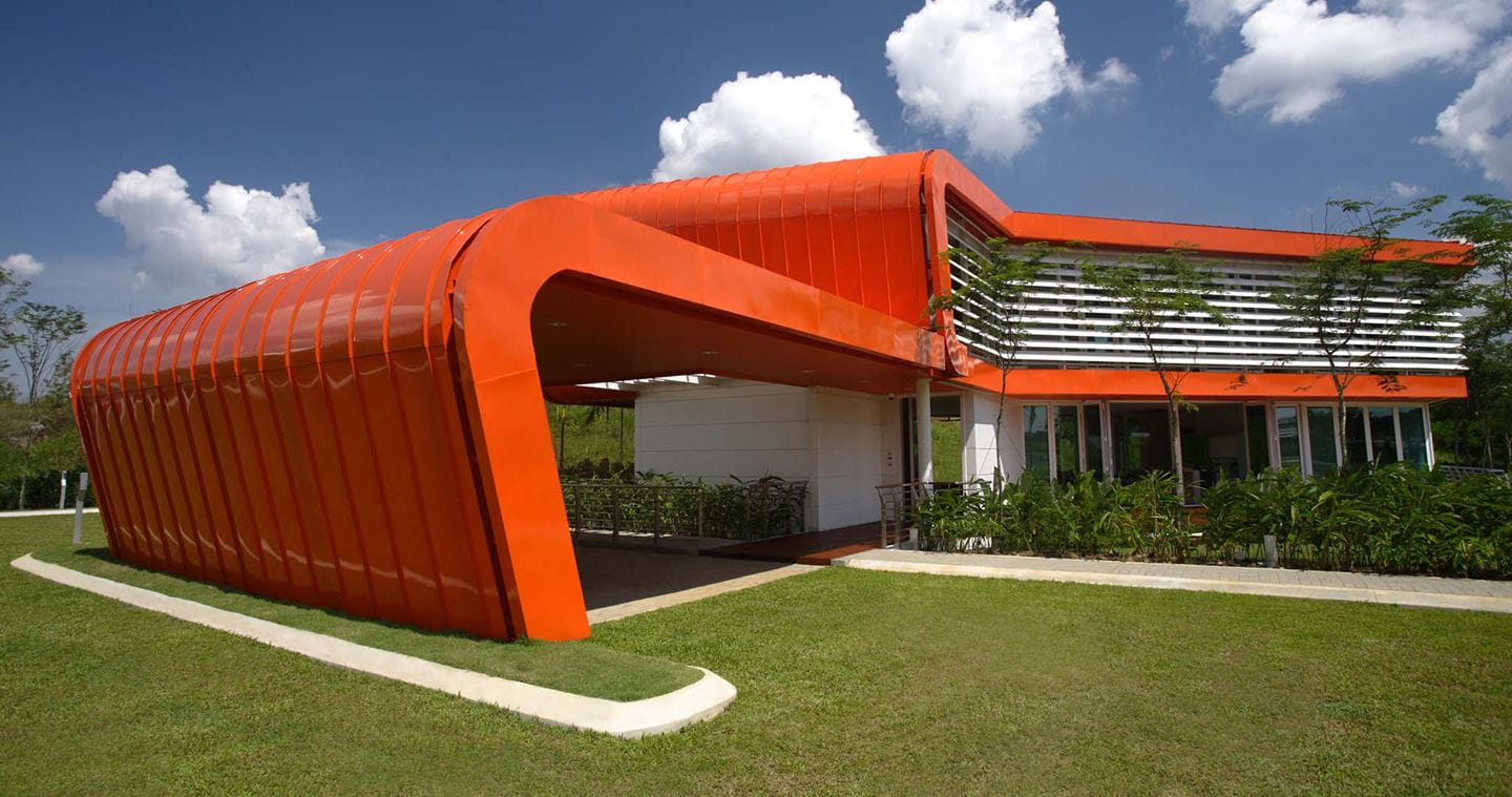 Roof design and wall façade built with a lightweight luxalon sandwich product.