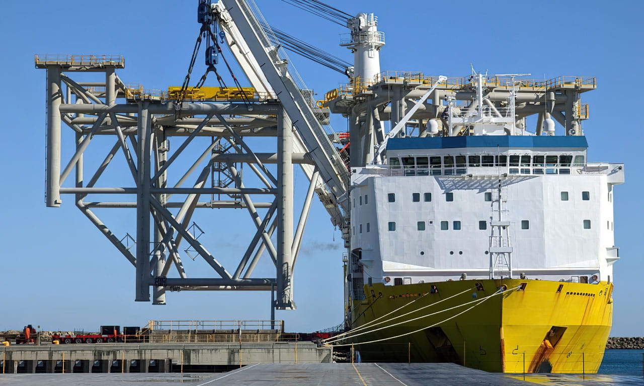 Jacket 7 loading for transport to Hay Point Terminal.