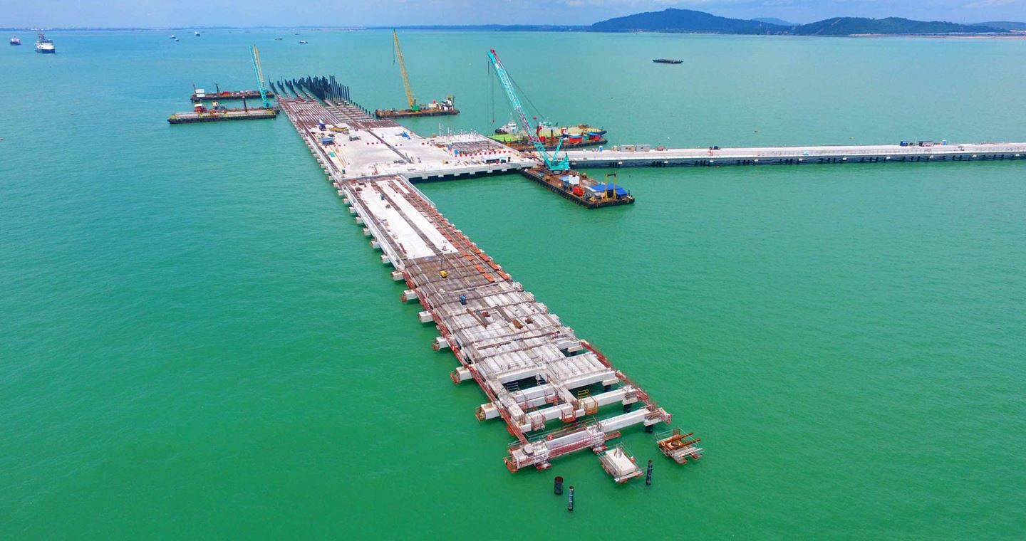 A safe, economical, and reliable design was delivered to the Solid Products Jetty.