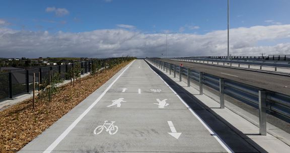 Cardinia Road is a new road over a rail grade separation bridge that creates better road and rail connections.