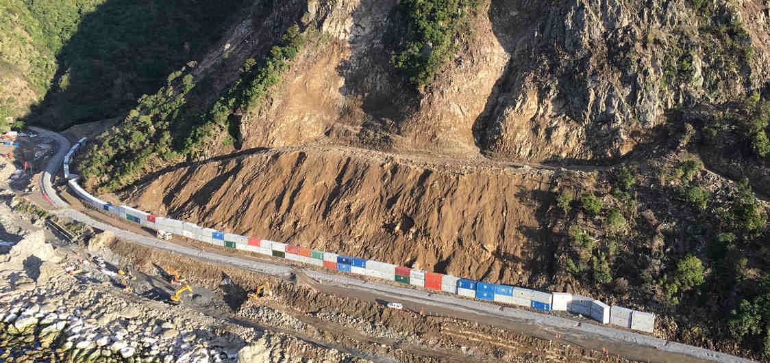 Works at the rail line in State Highway 1. Aurecon took the lead in the rail recovery programme.