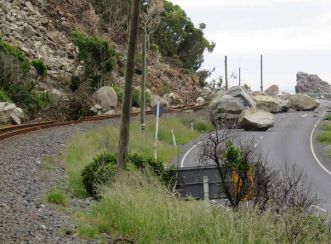 Rock fall at the slip in State Highway 1. 