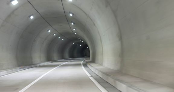 Lam Tin Tunnel will be a dual two-lane highway connecting the districts of Tseung Kwan O and East Kowloon.