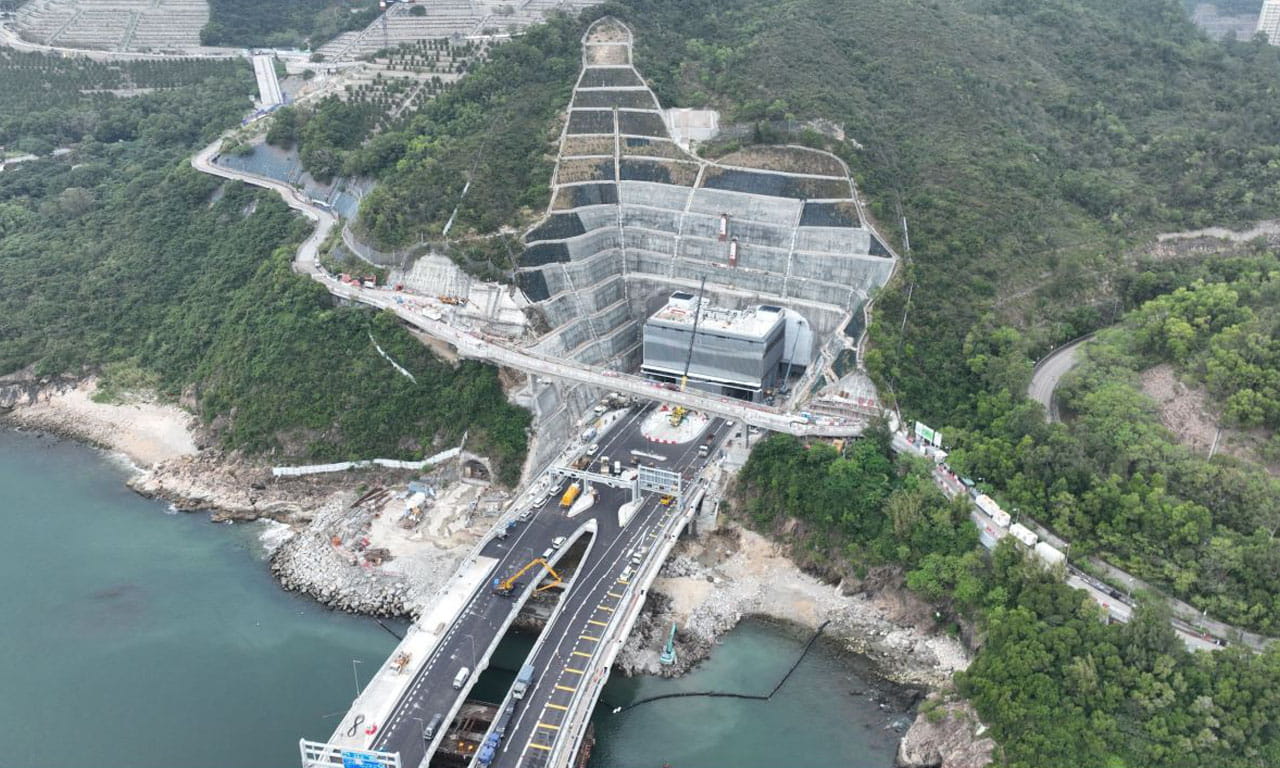 Forming a new strategic route network for the citizens of Hong Kong through TKO Lam Tin Tunnel and TKO Interchange.