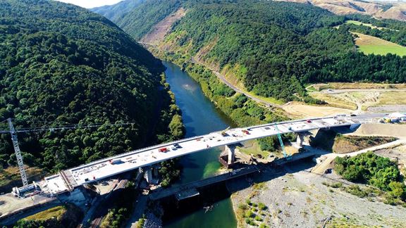 Manawatū Tararua Highway is an area of outstanding natural beauty with a challenging environment and topography.